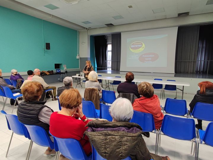 photo-atelier-seniors-plus-janvier-2024-draguignan