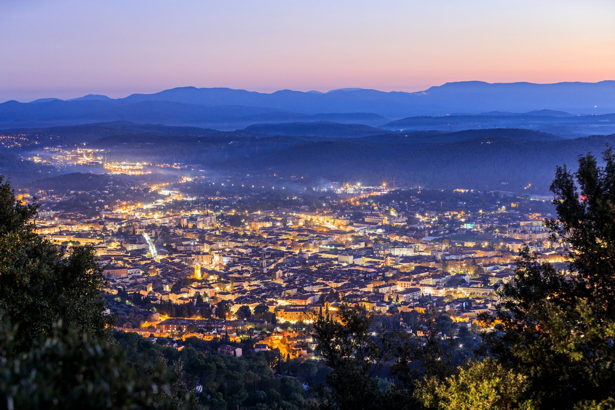 France, Var (83), Dracénie, Draguignan, vue sur le ville depuis la colline du Malmont